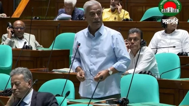 সংসদের চেয়ারে এমপিদের হাত কেটে যাচ্ছে: জয়নুল আবদিন